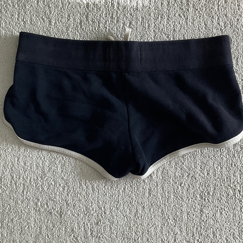 Hollister Women's Black Shorts with Pink Accents - Picture 2 of 4